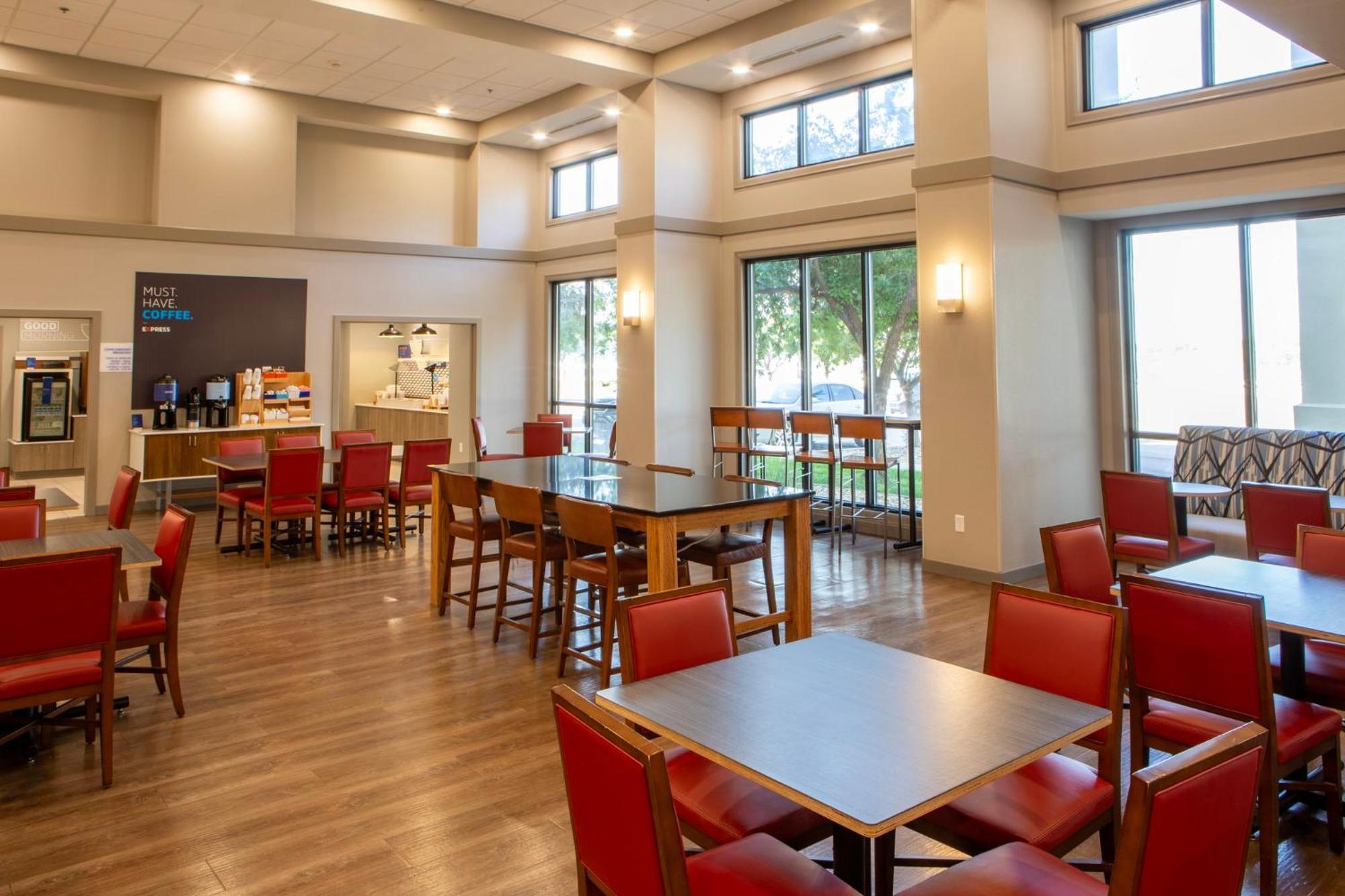 Holiday Inn Express & Suites Sioux City-South By Ihg Εξωτερικό φωτογραφία